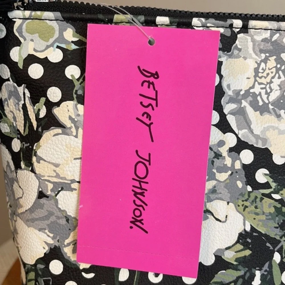 Betsy Johnson wristlet cosmetic bag NWT‎
